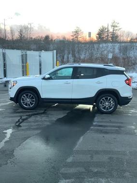 2023 GMC Terrain SLT