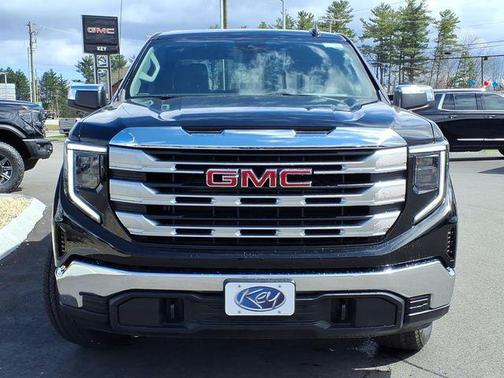 Onyx Black 2026 GMC Sierra 1500 SLE