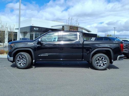 Onyx Black 2026 GMC Sierra 1500 SLE