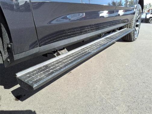 2025 GMC Yukon XL 4WD AT4
