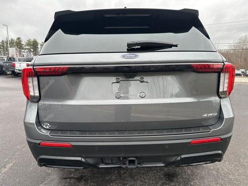 Gray Metallic 2025 Ford Explorer ST-Line