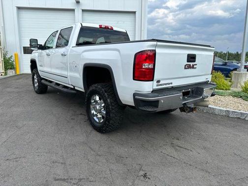 Summit White 2018 GMC Sierra 2500 SLT
