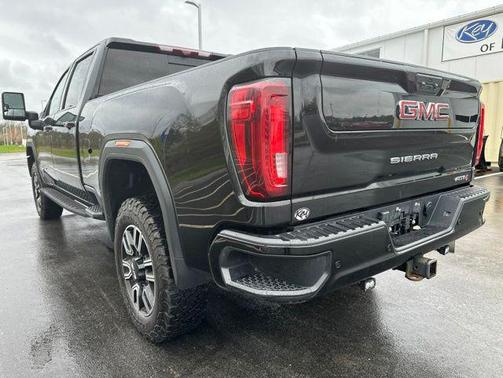 Onyx Black 2022 GMC Sierra 2500 AT4