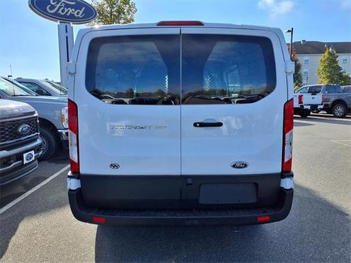 2022 Ford Transit-250 Base