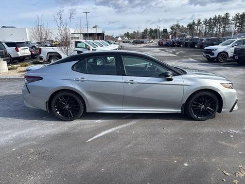 2024 Toyota Camry Hybrid SE