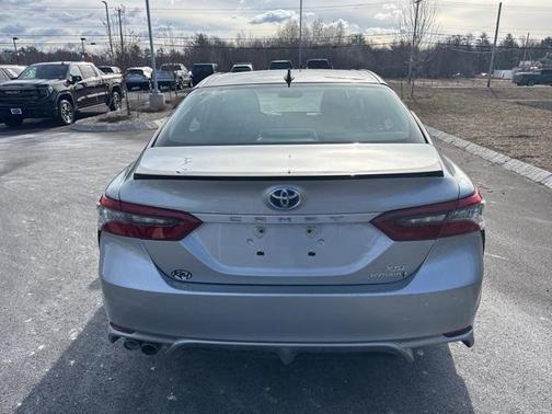 2024 Toyota Camry Hybrid SE