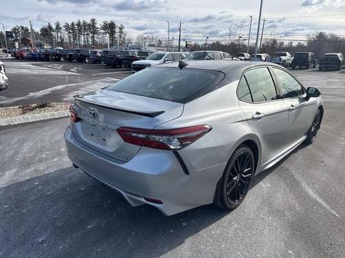 2024 Toyota Camry Hybrid SE