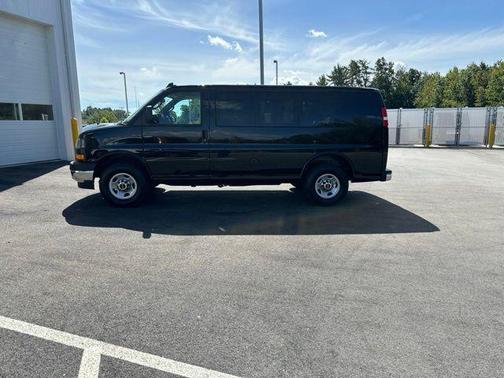 Onyx Black 2025 GMC Savana 2500 RWD 2500 Regular Wheelbase LT