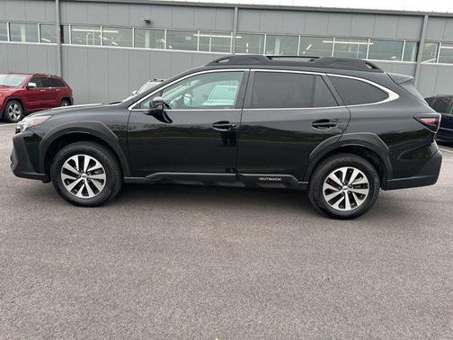 Crystal Black Silica 2024 Subaru Outback Premium