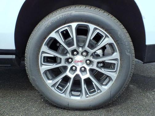 Glacier White Tricoat 2026 GMC Yukon XL Denali