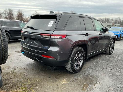2022 Jeep Grand Cherokee 4xe Trailhawk