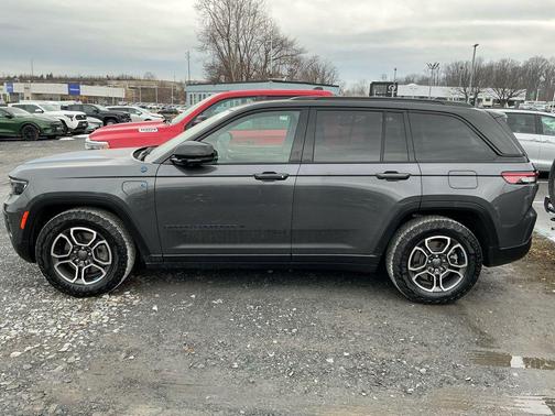 2022 Jeep Grand Cherokee 4xe Trailhawk