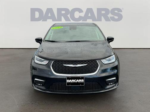 Diamond Black Crystal Pearlcoat 2024 Chrysler Pacifica Touring L