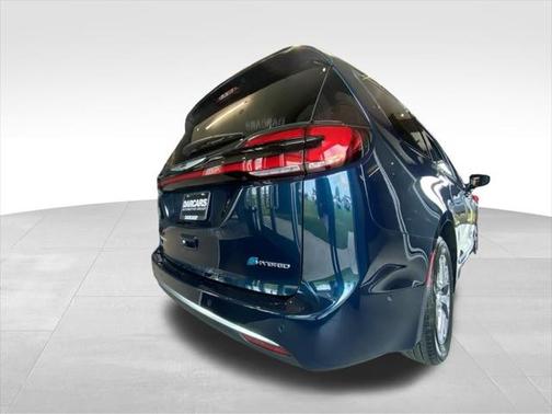 2025 Chrysler Pacifica L