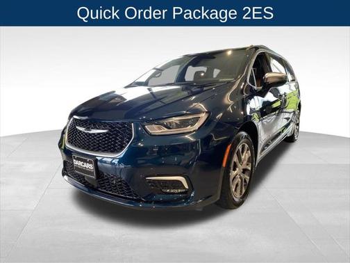 2025 Chrysler Pacifica L