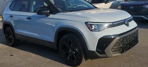 2025 Volkswagen Taos SE Black