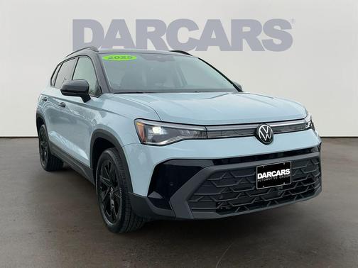 2025 Volkswagen Taos SE Black