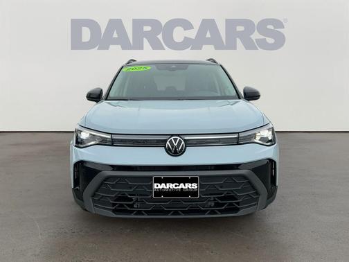 2025 Volkswagen Taos SE Black