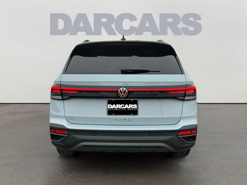 2025 Volkswagen Taos SE Black