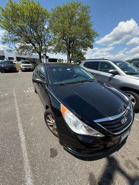 Midnight Black Mica 2013 Hyundai SONATA GLS