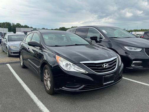 Midnight Black Mica 2013 Hyundai SONATA GLS