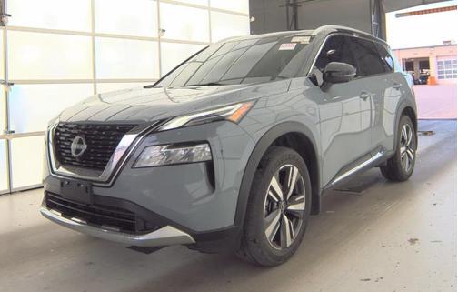 Boulder Gray Pearl/Super Black 2023 Nissan Rogue Platinum