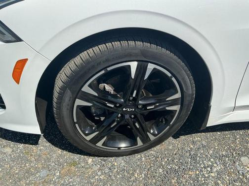 Glacial White Pearl 2023 Kia K5 GT-Line