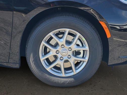 2025 Chrysler Pacifica L