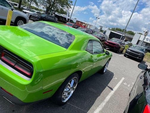 Green Go Clearcoat 2017 Dodge Challenger SXT