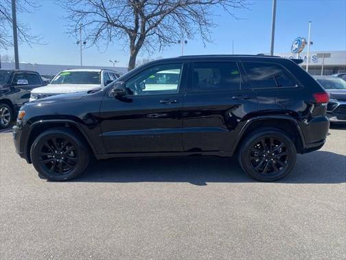 2022 Jeep Grand Cherokee Laredo