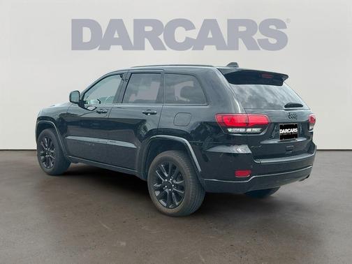 2022 Jeep Grand Cherokee Laredo