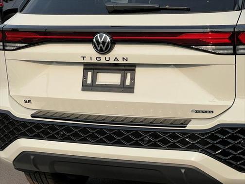 2025 Volkswagen Tiguan 2.0T SE R-Line Black 4MOTION