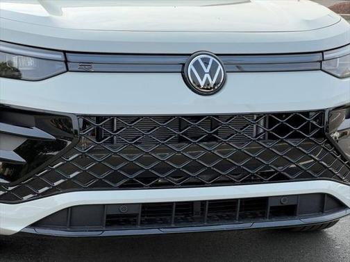 2025 Volkswagen Tiguan 2.0T SE R-Line Black 4MOTION