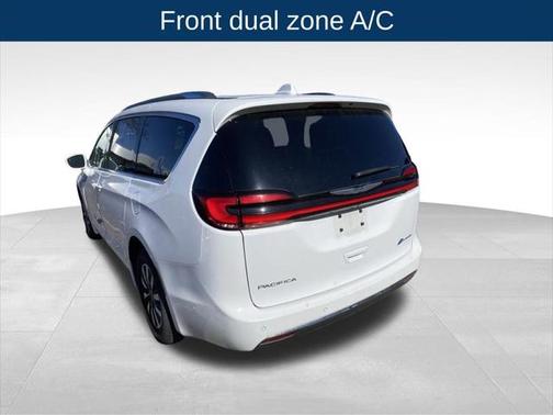 2023 Chrysler Pacifica Hybrid Limited