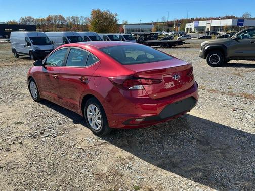 2019 Hyundai ELANTRA SE