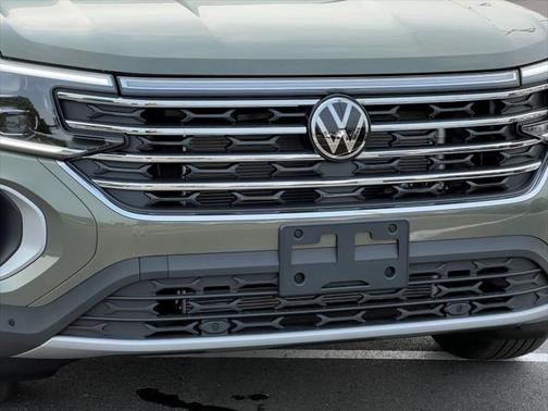2025 Volkswagen Atlas 2.0T SE w/Technology 4MOTION