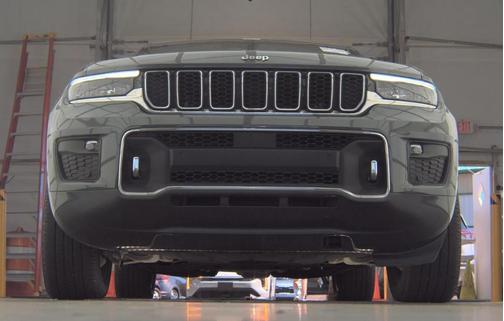 Baltic Gray Metallic Clearcoat 2022 Jeep Grand Cherokee Overland