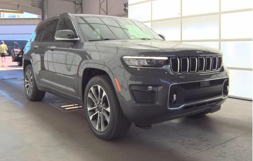Baltic Gray Metallic Clearcoat 2022 Jeep Grand Cherokee Overland