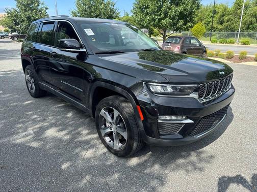 Diamond Black Crystal Pearlcoat 2022 Jeep Grand Cherokee 4xe Base