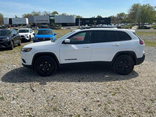 Bright White Clearcoat 2019 Jeep Cherokee Altitude