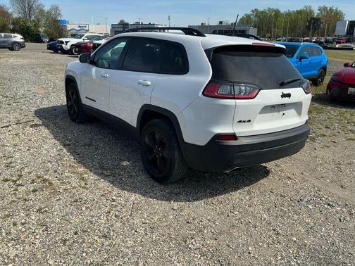 Bright White Clearcoat 2019 Jeep Cherokee Altitude