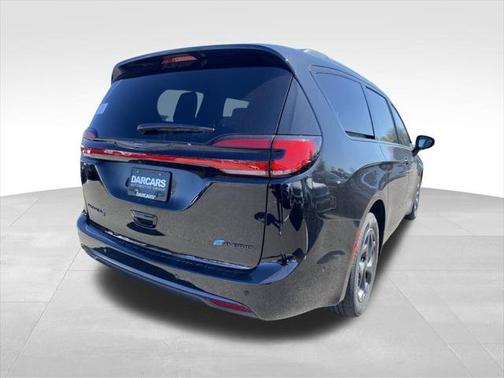 2025 Chrysler Pacifica Hybrid Premium S Appearance Pkg