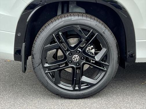 2025 Volkswagen Tiguan 2.0T SE R-Line Black 4MOTION