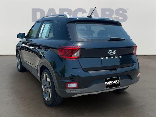 Onyx Black 2024 Hyundai VENUE SEL