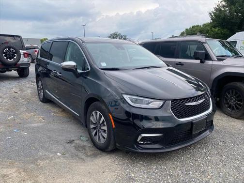 2022 Chrysler Pacifica Hybrid Limited