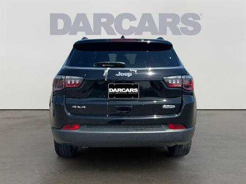 Diamond Black Crystal Pearlcoat 2025 Jeep Compass Latitude