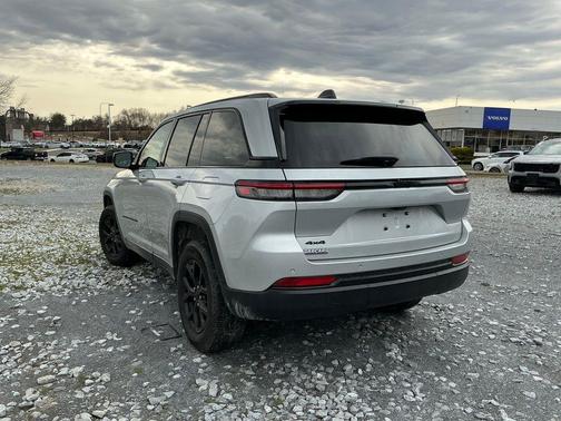 2024 Jeep Grand Cherokee Altitude
