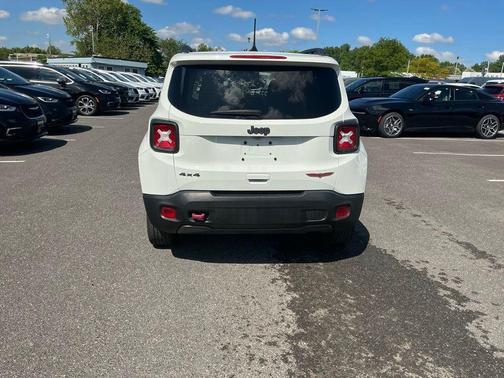 Alpine White Clearcoat 2020 Jeep Renegade Trailhawk