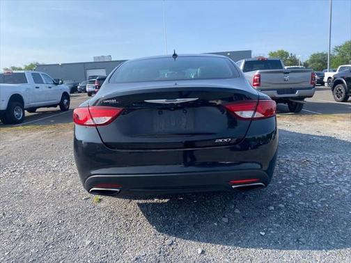2016 Chrysler 200 S