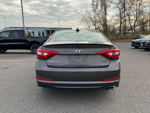 2016 Hyundai SONATA SE